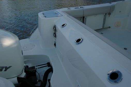 Boston Whaler 325 Conquest image