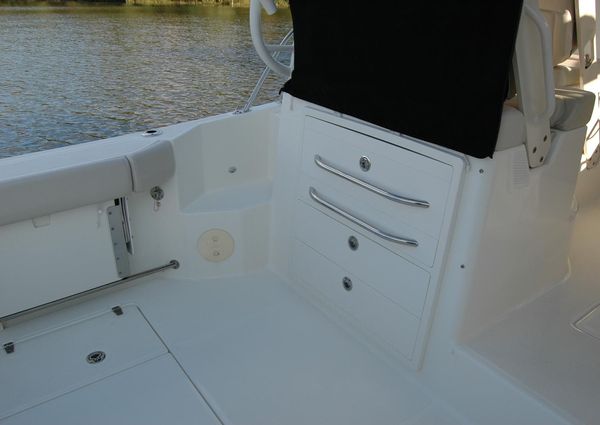 Boston Whaler 325 Conquest image