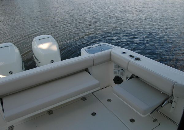 Boston Whaler 325 Conquest image