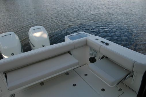 Boston Whaler 325 Conquest image