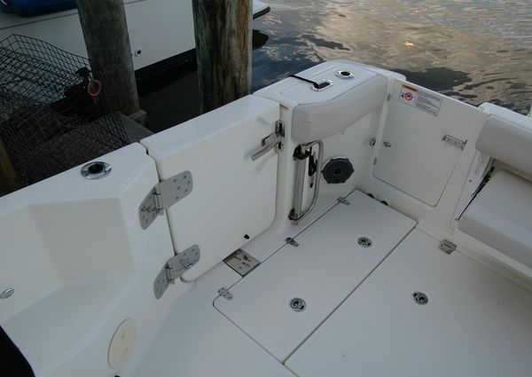 Boston Whaler 325 Conquest image