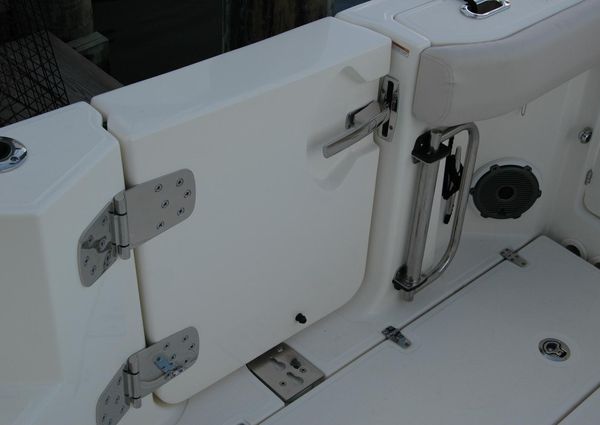 Boston Whaler 325 Conquest image