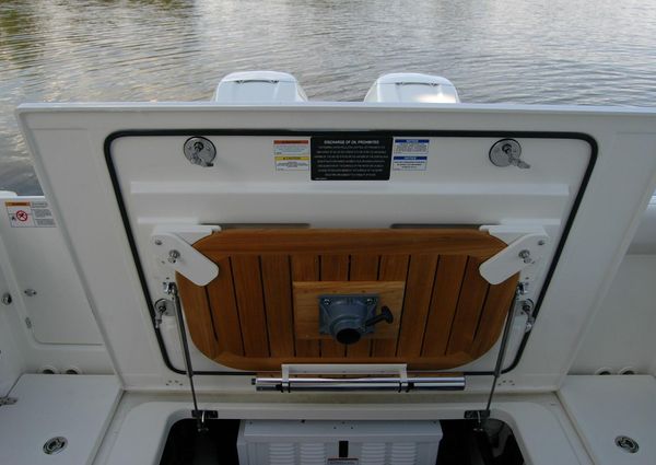 Boston Whaler 325 Conquest image