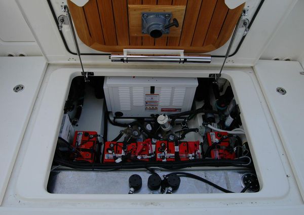 Boston Whaler 325 Conquest image