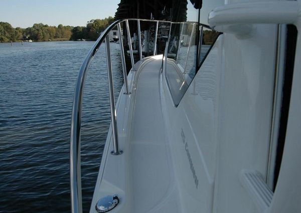 Boston Whaler 325 Conquest image