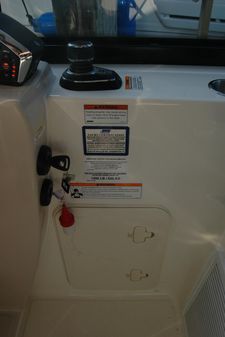 Boston Whaler 325 Conquest image