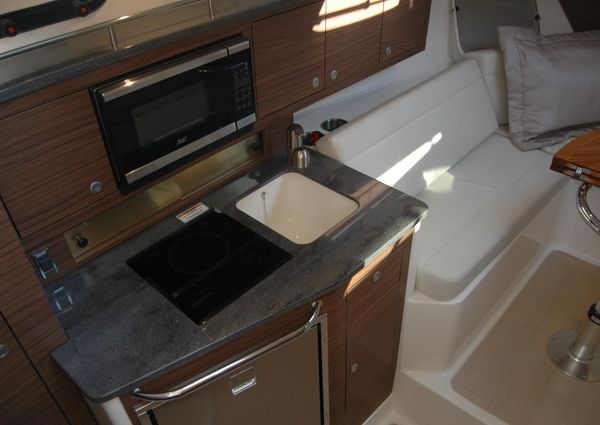 Boston Whaler 325 Conquest image