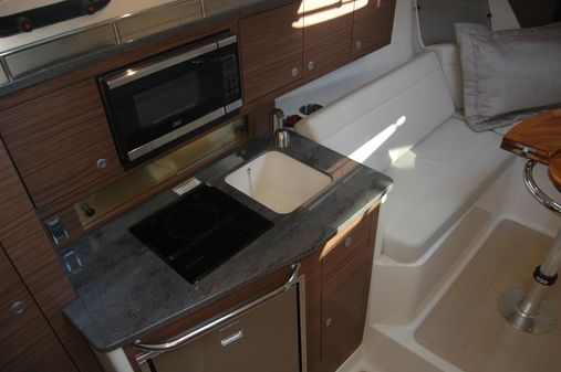 Boston Whaler 325 Conquest image