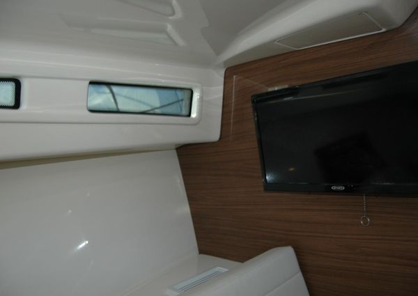 Boston Whaler 325 Conquest image