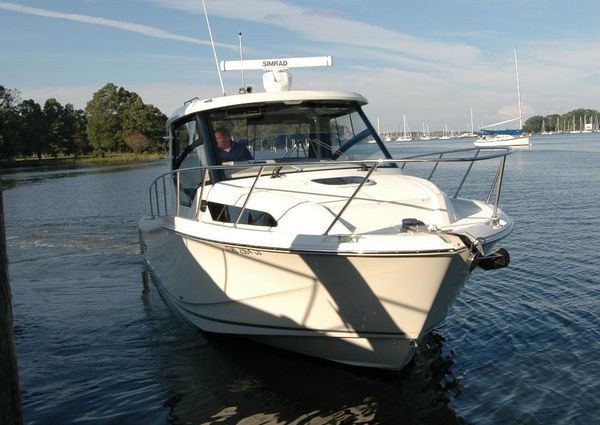 Boston Whaler 325 Conquest image