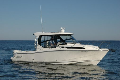 Boston Whaler 325 Conquest image