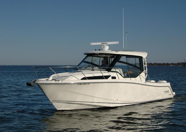 Boston Whaler 325 Conquest image