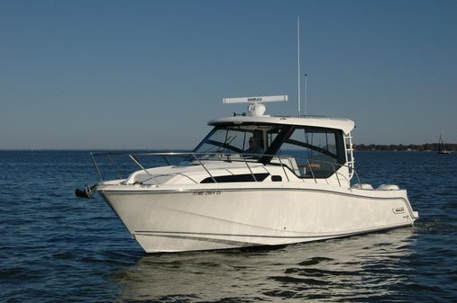 Boston Whaler 325 Conquest image