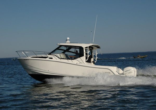 Boston Whaler 325 Conquest image