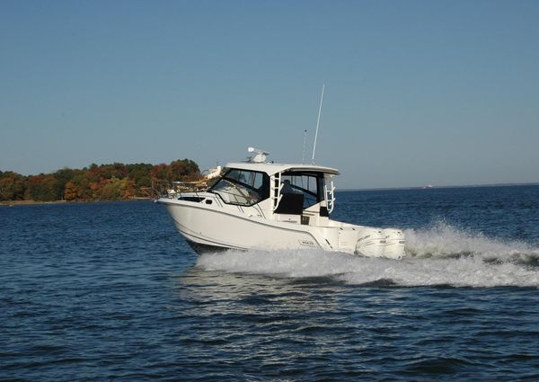 Boston Whaler 325 Conquest image