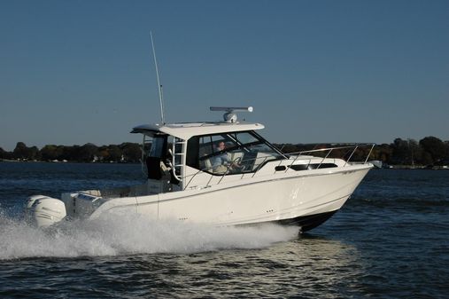 Boston Whaler 325 Conquest image