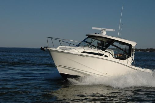 Boston Whaler 325 Conquest image