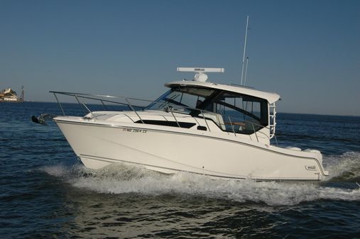 Boston Whaler 325 Conquest image