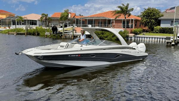 Crownline E305 XS