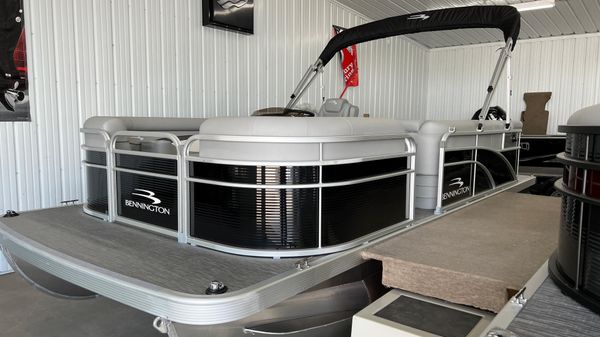 Bennington 20 SVL