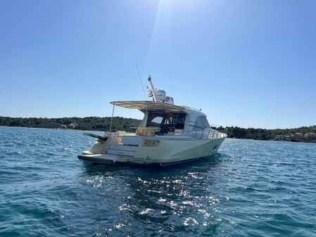 Mochi Craft 54' Dolphin image