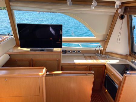 Mochi Craft 54' Dolphin image