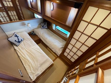 Mochi Craft 54' Dolphin image