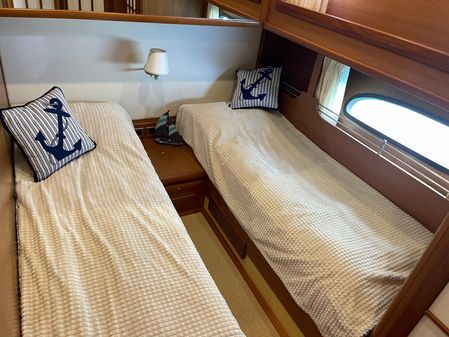 Mochi Craft 54' Dolphin image