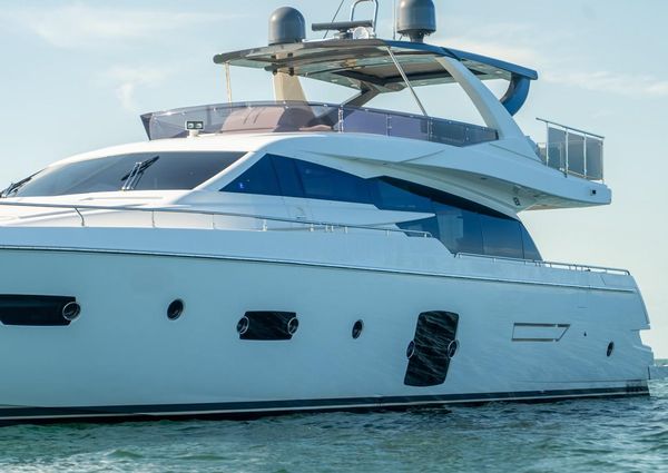 Ferretti Yachts 750 image