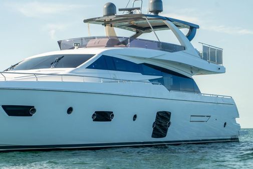 Ferretti Yachts 750 image