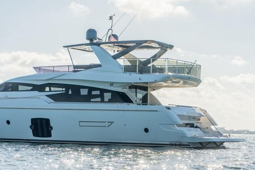 Ferretti Yachts 750 image