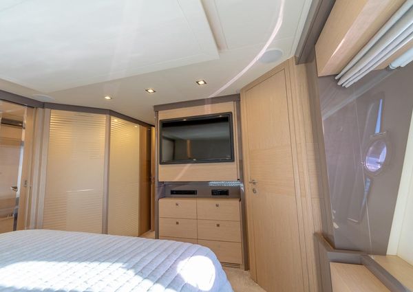 Ferretti Yachts 750 image