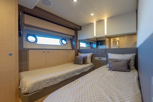 Ferretti Yachts 750 image