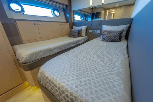 Ferretti Yachts 750 image