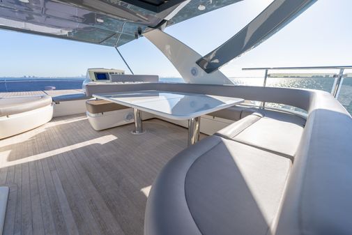 Ferretti Yachts 750 image