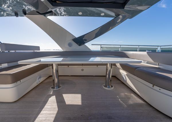 Ferretti Yachts 750 image