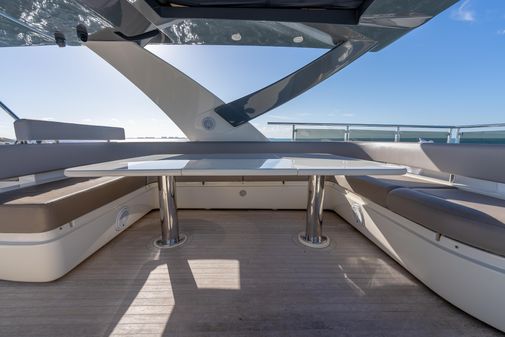 Ferretti Yachts 750 image