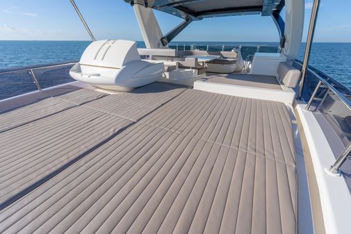 Ferretti Yachts 750 image