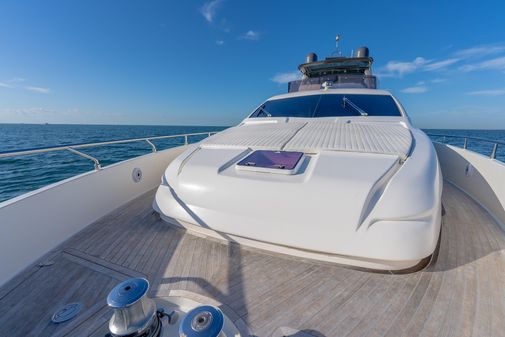 Ferretti Yachts 750 image