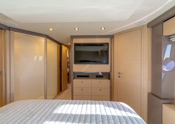 Ferretti Yachts 750 image