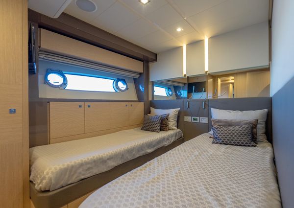 Ferretti Yachts 750 image