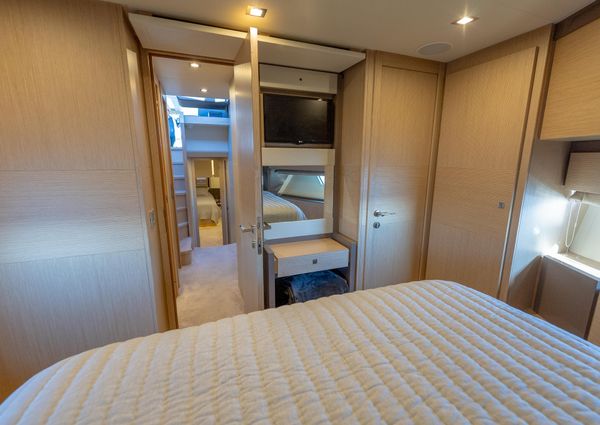 Ferretti Yachts 750 image