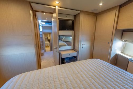 Ferretti Yachts 750 image