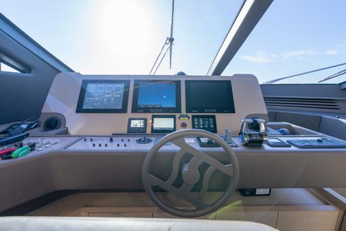 Ferretti Yachts 750 image