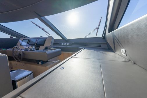 Ferretti Yachts 750 image