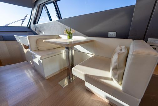 Ferretti Yachts 750 image