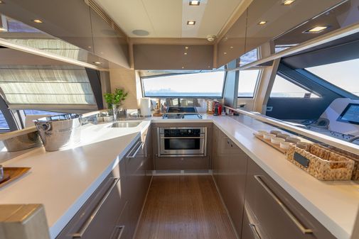 Ferretti Yachts 750 image