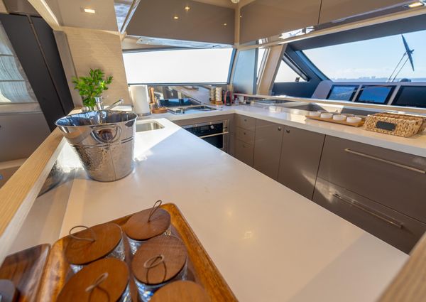 Ferretti Yachts 750 image