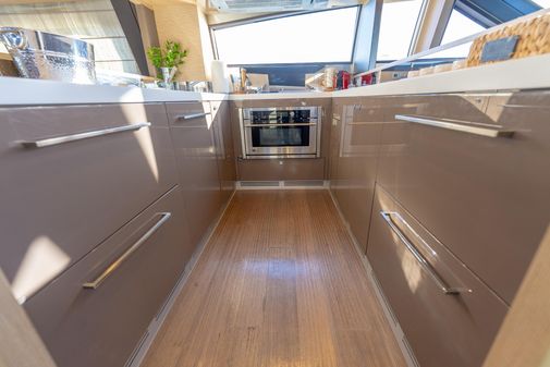 Ferretti Yachts 750 image