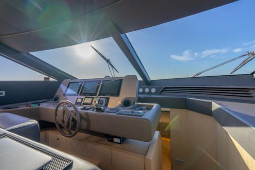 Ferretti Yachts 750 image